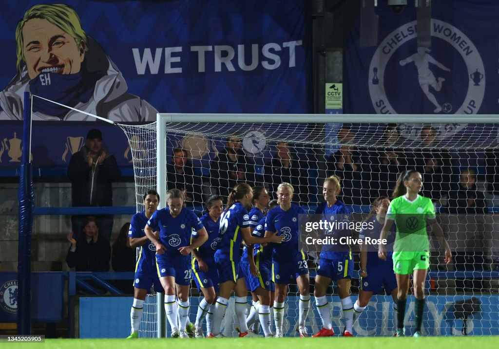 Chelsea FC Women v VfL Wolfsburg: Group A - UEFA Women's Champions League