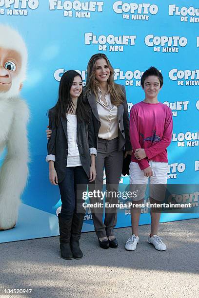 Elsa Pataky attends the "Snowflake - The White Gorilla" Photocall on December 1, 2011 in Barcelona, Spain.