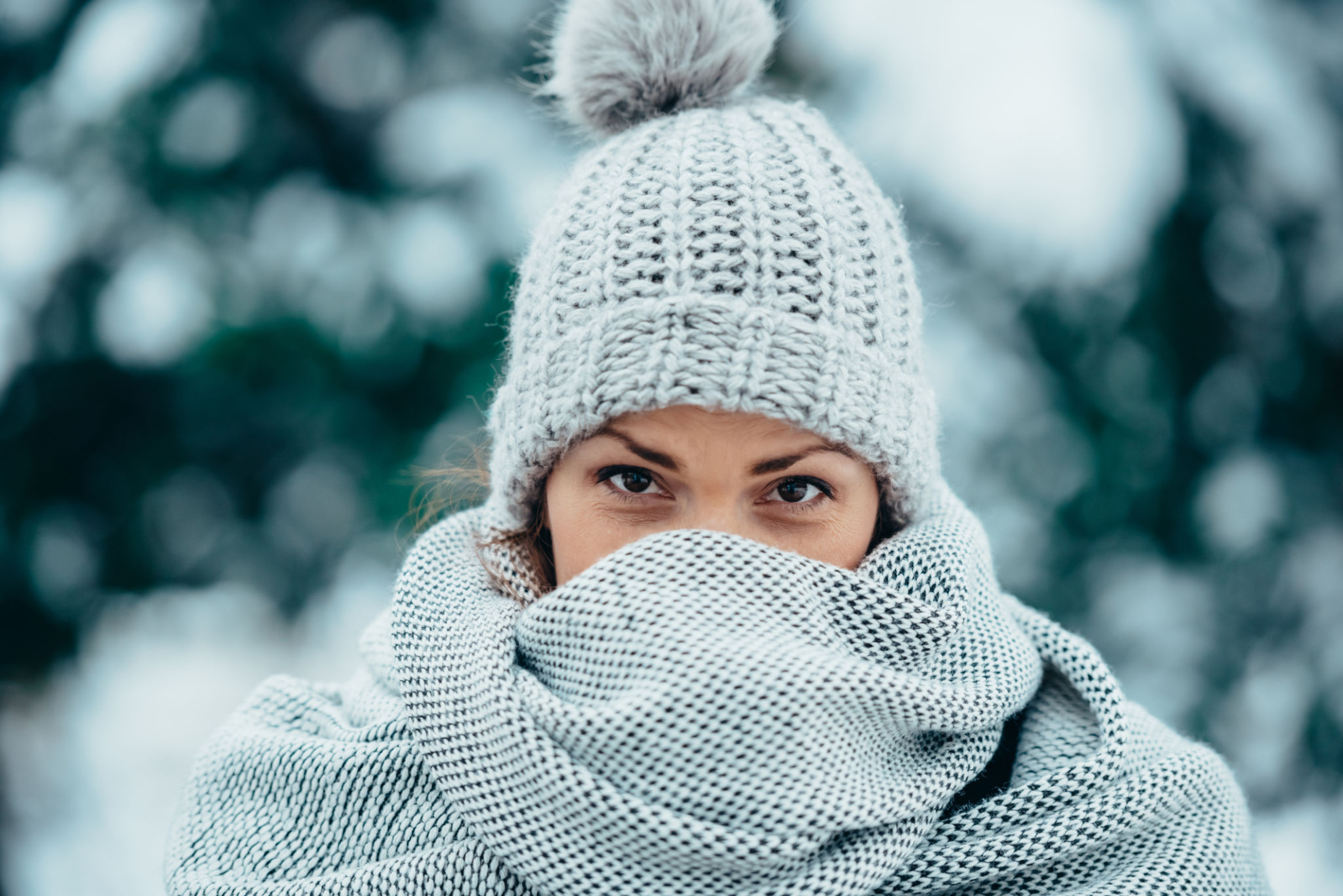 women shelter winter