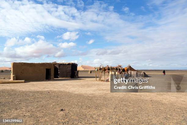 madfouna the "berber (amazigh) pizza", morocco - africa village stock pictures, royalty-free photos & images