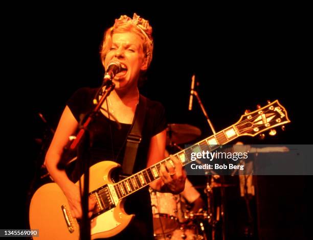 American singer-songwriter and guitarist Tanya Donelly, of the American alternative rock band Belly, performs on stage during a concert circa 1993 in...