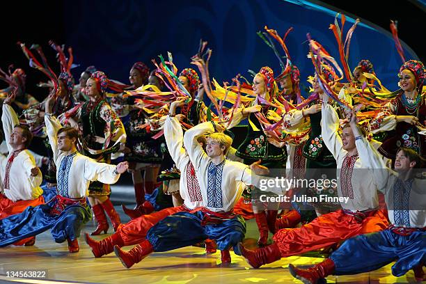 Ukraine Dancer Ukrainian Dancing Photos and Premium High Res Pictures - Getty Images