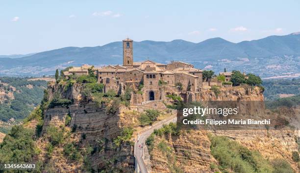 civita - civita di bagnoregio fotografías e imágenes de stock