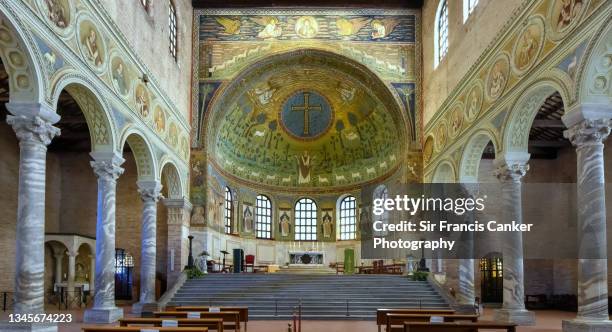 mosaics, apse and nave of the basilica of "sant'apollinare in classe" (apollinaris of ravenna") in ravenna, emilia romagna, italy - cathedral stock pictures, royalty-free photos & images