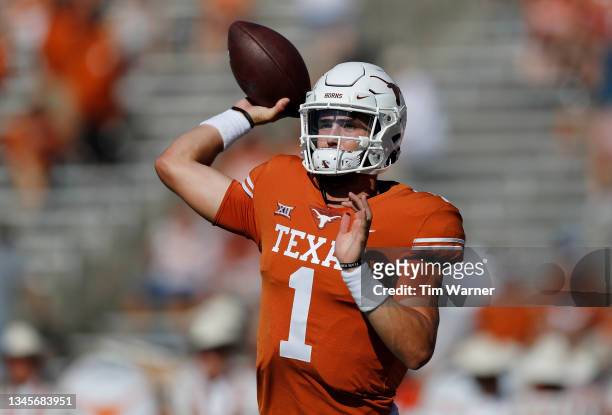 Hudson Card of the Texas Longhorns warms up before the game against the Oklahoma Sooners during the 2021 AT&T Red River Showdown at Cotton Bowl on...