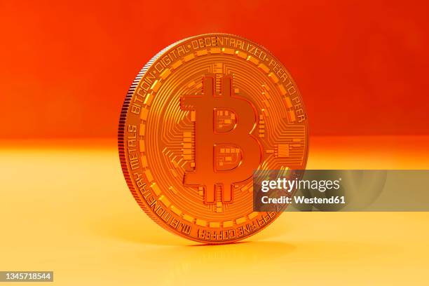 ilustraciones, imágenes clip art, dibujos animados e iconos de stock de three dimensional render of single bitcoin - cryptocurrency