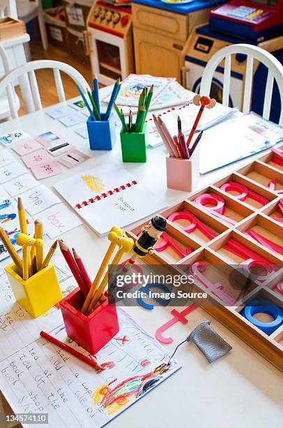 matériel pédagogique pour les enfants - spelling stock photos et images de collection