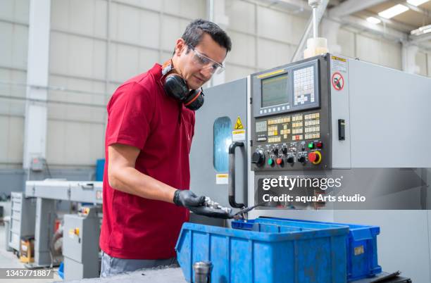 303 Programming A Cnc Machine Stock Photos, High-Res Pictures, and ...