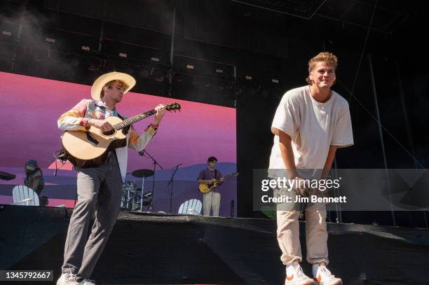 Forrest Singer 1,945 Singer Forrest Stock Photos, High-Res Pictures, and Images ...