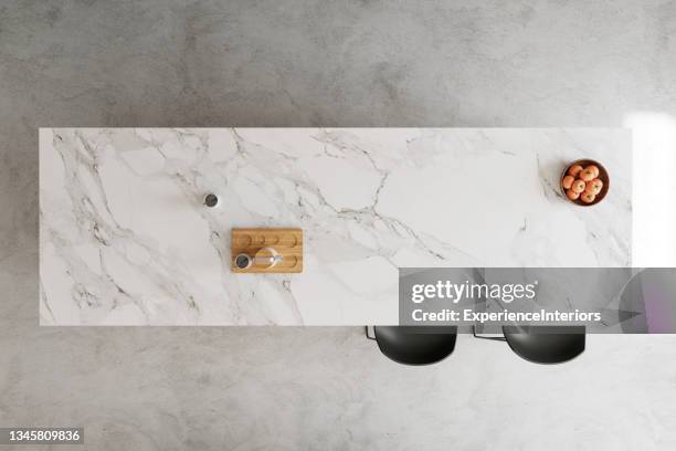 modern kitchen island top view - kitchen bench top stockfoto's en -beelden