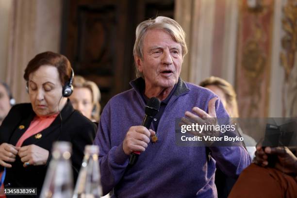 Bernard Kouchner, Aurora Prize Selection Committee member and Co-Founder of Médecins Sans Frontières at the Aurora Dialogues: Health Security &...