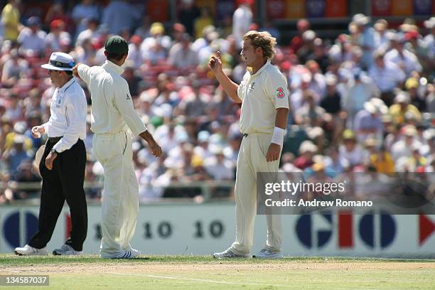 Ricky Ponting and Shane Warne in discussion between an over during the 3 Ashes Third Test, Second Day at the WACA Ground in Perth, Australia on...