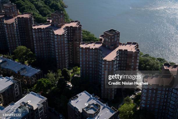 aerial photo of castle village on the upper west side of manhattan, new york city - york castle stock pictures, royalty-free photos & images