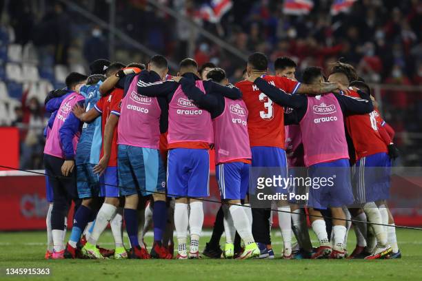 Players of Chile huddle after a match between Chile and Paraguay as part of South American Qualifiers for Qatar 2022 at Estadio San Carlos de...