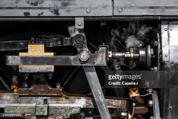 industriel - machinerie ancienne - machinerie stock pictures, royalty-free photos & images
