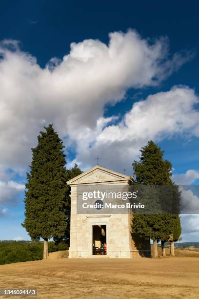 san quirico d'orcia val d'orcia tuscany italy - marco brivio stock-fotos und bilder