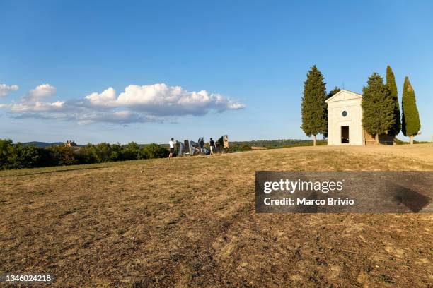 san quirico d'orcia val d'orcia tuscany italy - marco brivio stock-fotos und bilder