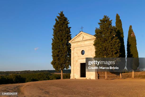 san quirico d'orcia val d'orcia tuscany italy - marco brivio stock-fotos und bilder