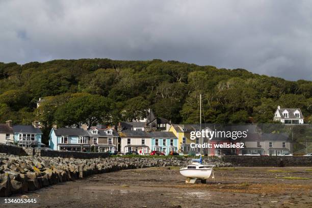 cove at borth-y-gest - geste stop stock pictures, royalty-free photos & images