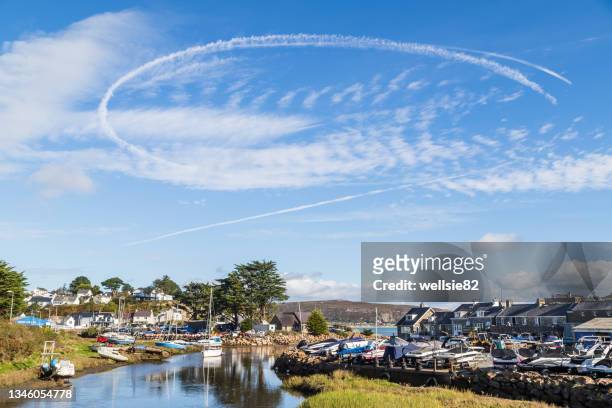 b1 bombers circling above abersoch - abersoch stock pictures, royalty-free photos & images