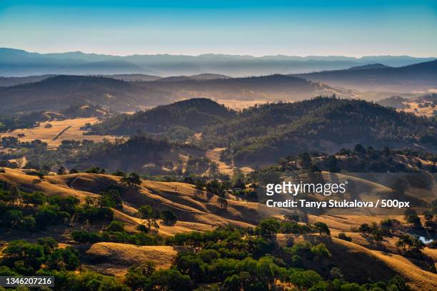 high angle view of landscape against sky,napa county,california,united states,usa - comté de la napa photos et images de collection