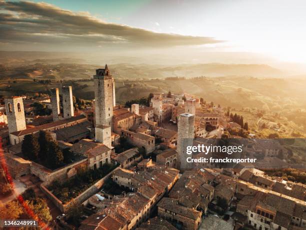 san gimignano aerial view - stad centrum italie stockfoto's en -beelden