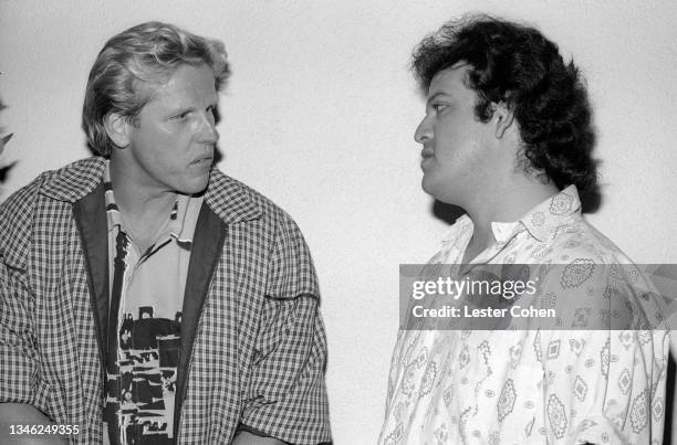 American actor Gary Busey and Mexican-American actor and stand-up comedian Paul Rodriguez talk circa August, 1995 in Los Angeles, California.