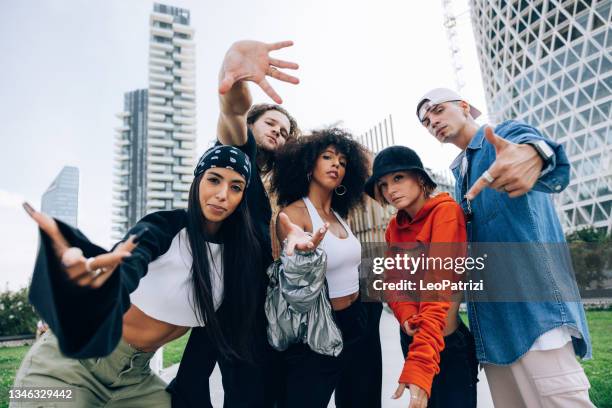 multiethnic group of hip hop dancers - rap group stockfoto's en -beelden
