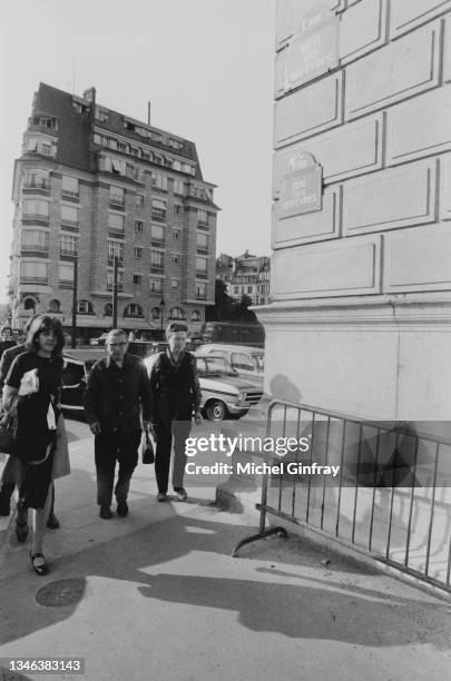 French writers and philosophers Simone de Beauvoir and partner Jean-Paul Sartre at the Palais de Justice, in Paris.