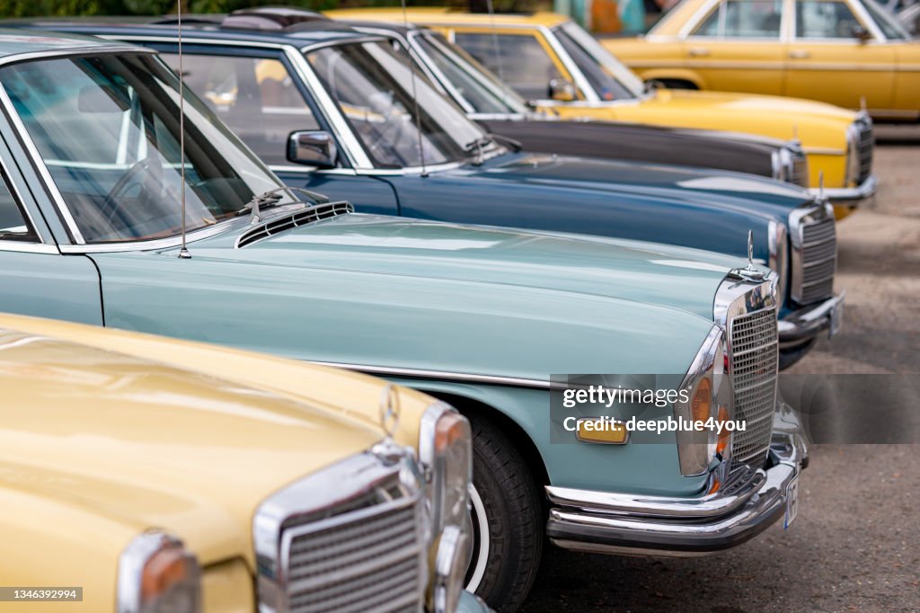 Ausstellung alter Mercedes Benz Fahrzeuge