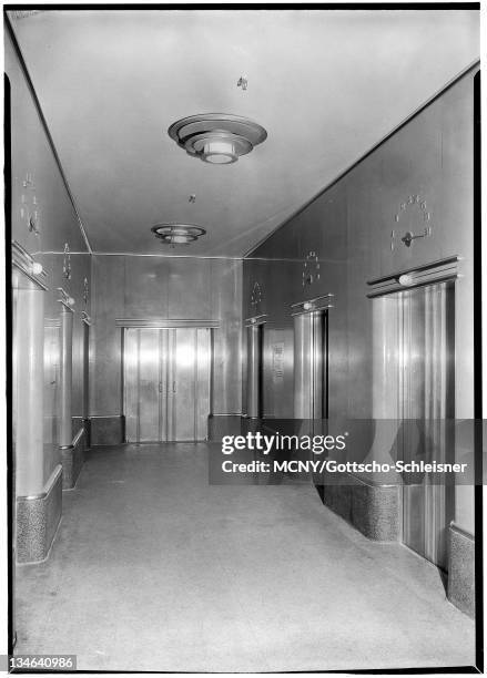 27 330 West 42nd Street Stock Photos, High-Res Pictures, and Images ...