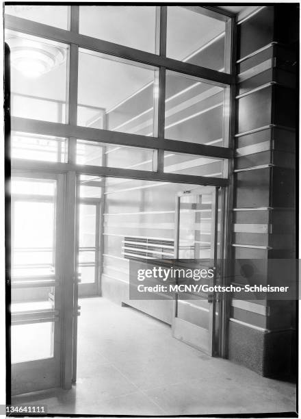27 330 West 42nd Street Stock Photos, High-Res Pictures, and Images ...
