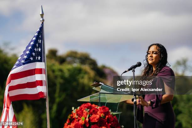 latin woman during graduation speech - graduation speech stock pictures, royalty-free photos & images