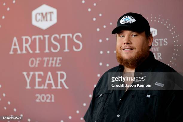 Luke Combs attends the 2021 CMT Artist of the Year on October 13, 2021 in Nashville, Tennessee.