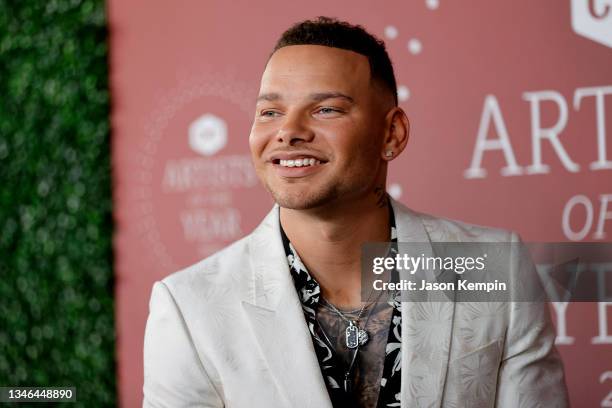 Kane Brown attends the 2021 CMT Artist of the Year on October 13, 2021 in Nashville, Tennessee.