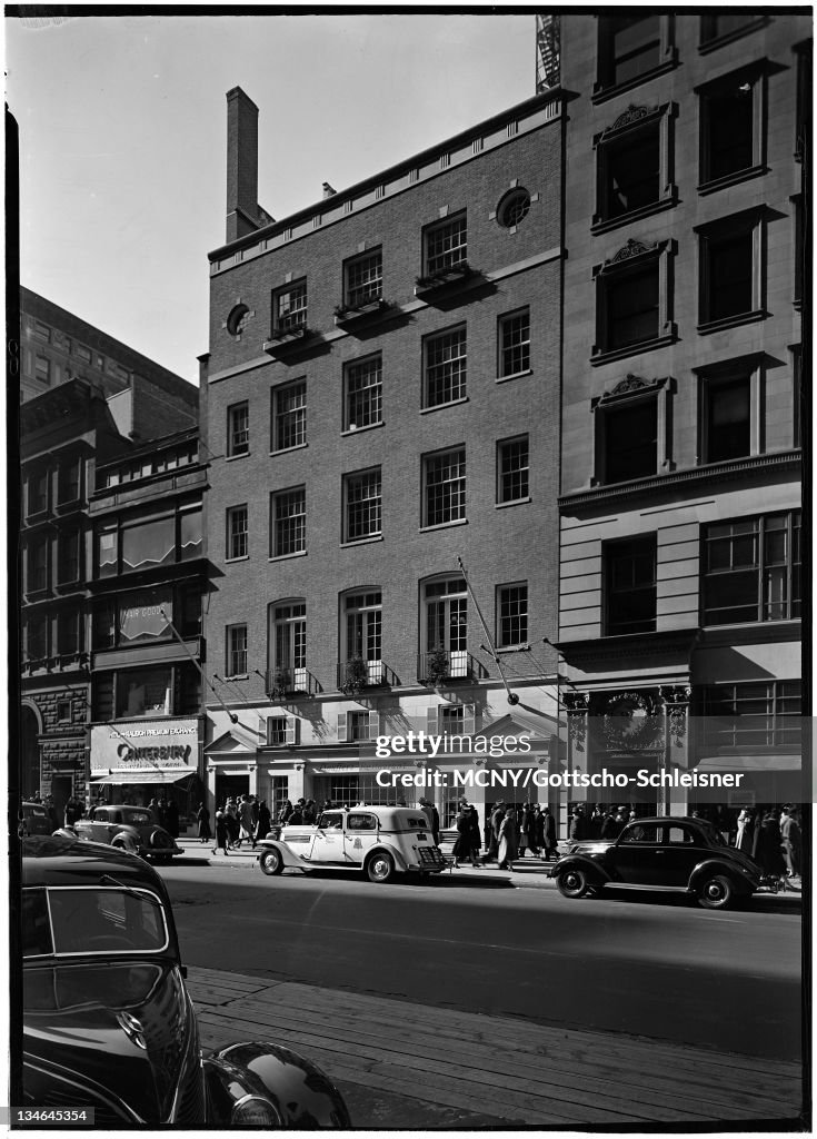 Stouffers Restaurant, 540 Fifth Avenue.