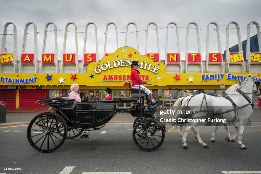 New Queen Elizabeth Waxwork Paraded On Blackpool Promenade