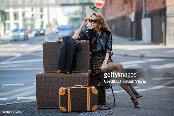 33,175 Louis Vuitton Street Style Stock Photos, High-Res Pictures