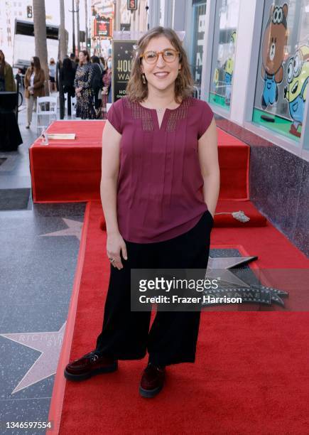 Mayim Bialik attends the Hollywood Walk of Fame Star Ceremony for Peter Roth on October 14, 2021 in Los Angeles, California.