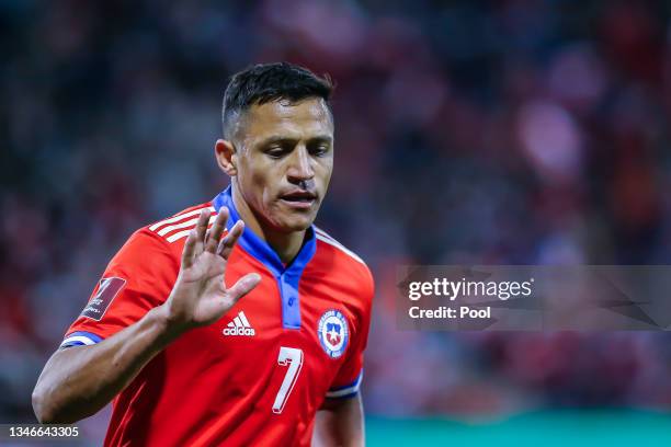 Alexis Sánchez of Chile gestures during a match between Chile and Venezuela as part of South American Qualifiers for Qatar 2022 at Estadio San Carlos...