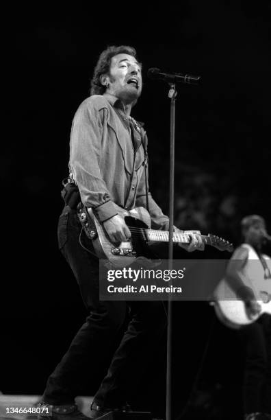 Bruce Springsteen 1992 144 Al Pereira Bruce Springsteen Photos & High Res Pictures - Getty Images