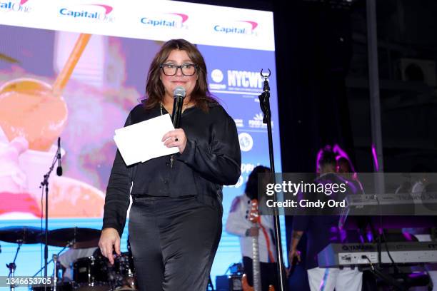 Rachel Rax White 15,329 Rachael Ray Images Stock Photos, High-Res Pictures, and Images ...