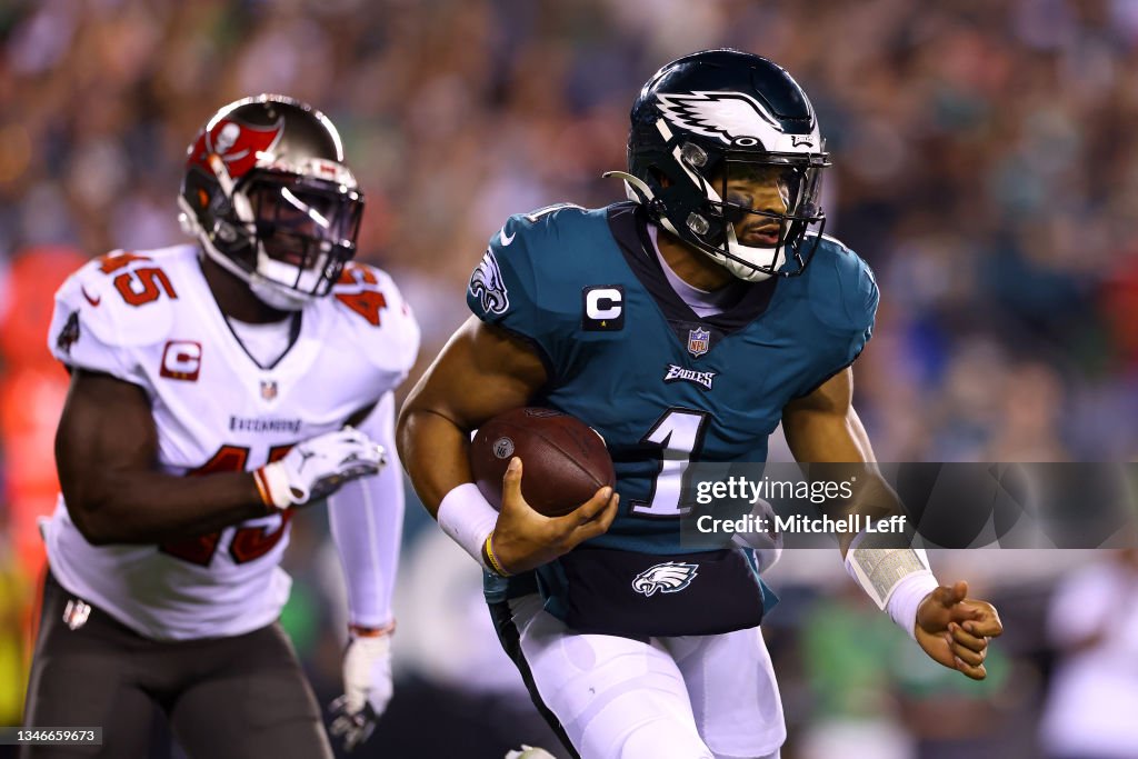 Tampa Bay Buccaneers v Philadelphia Eagles