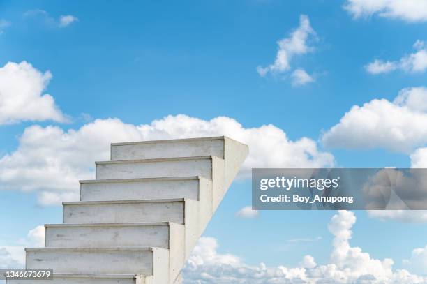 a white staircase to the sky with blue sky background. - staircase imagens e fotografias de stock