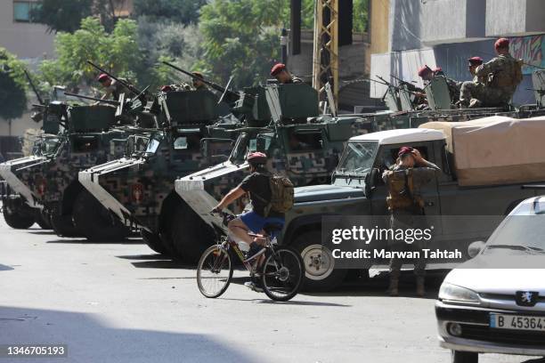 Lebanese army soldiers deployed in the area of Tayyouneh following yesterday's clashes on October 15, 2021 in Beirut, Lebanon. On October 14 protests...