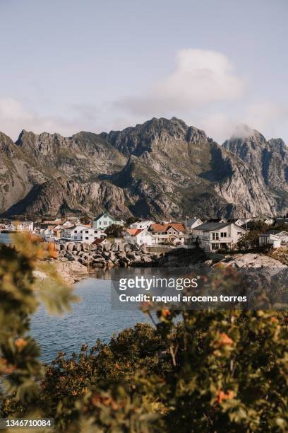 view of the fishing village of henningsvaer in lofoten, norway - cultura norueguesa imagens e fotografias de stock