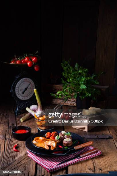 high angle view of food on table - hintergrund grün foto e immagini stock