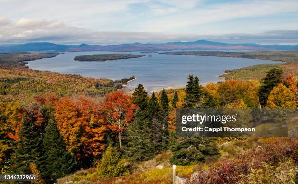 lake mooselookmeguntic maine during autumn 2021 - mooselookmeguntic lake stock pictures, royalty-free photos & images