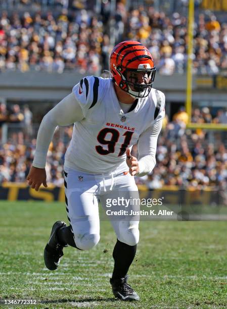 Trey Hendrickson of the Cincinnati Bengals in action against the Pittsburgh Steelers on September 26, 2021 at Heinz Field in Pittsburgh, Pennsylvania.