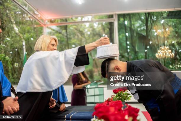 man graduating - measuring cylinder stock pictures, royalty-free photos & images